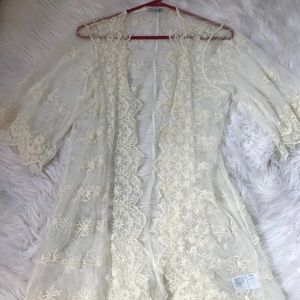 AE lace cream kimono
